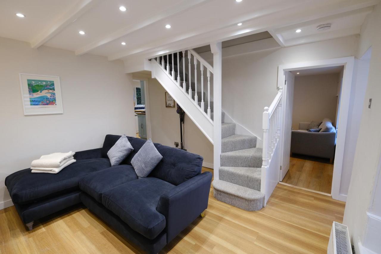 Newly Renovated Cottage With Hot Tub Портріт Екстер'єр фото