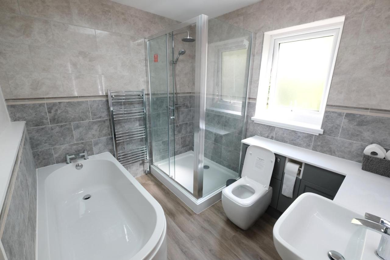 Newly Renovated Cottage With Hot Tub Портріт Екстер'єр фото